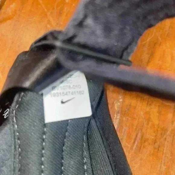 Nike  Black Lightweight Dry Fit Visor Golf Hat - Picture 3 of 8